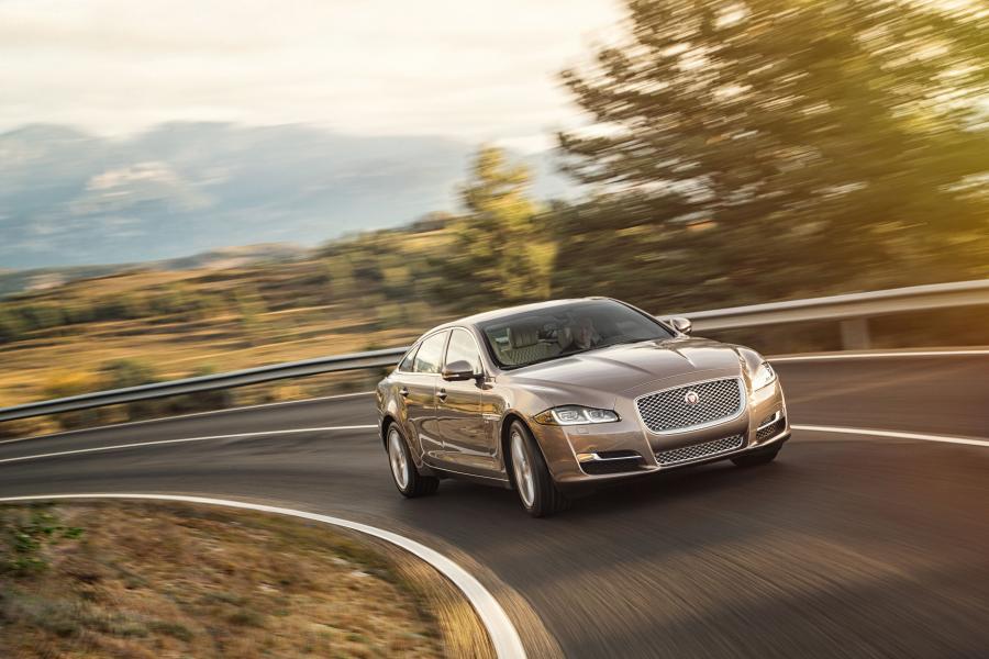  Jaguar XJ Portfolio 2015 года  (фото 3 из 13)